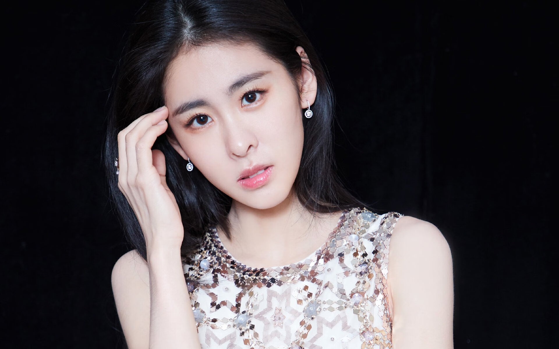 爱游戏在线登录入口-中国足球场馆智能安检系统实现全覆盖，保障赛事安全，足球比赛场馆