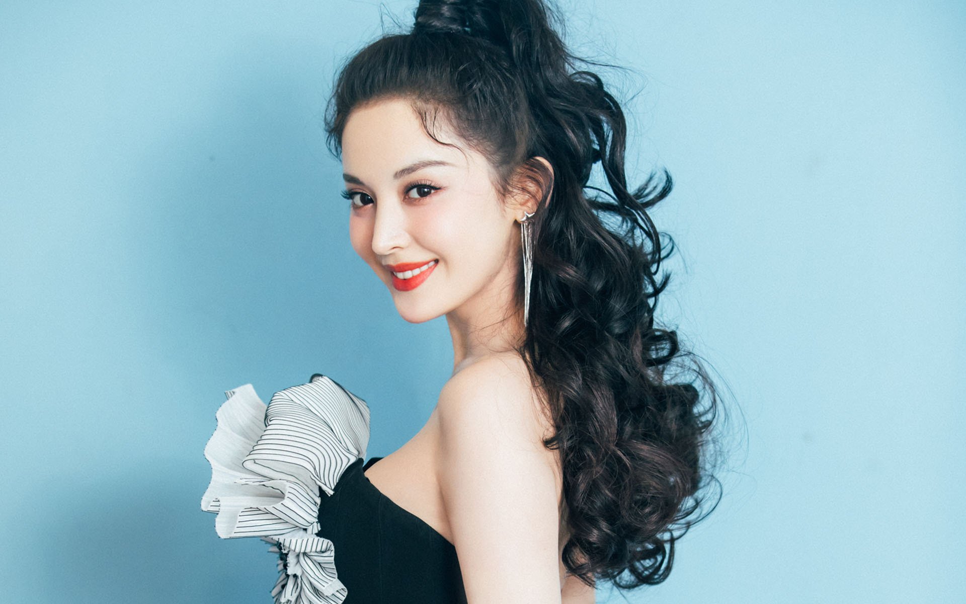 爱游戏体育-全场助攻：北京队助攻达到22次，展现团队篮球精髓，北京男篮引援